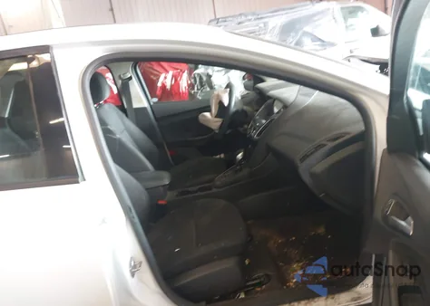 2018 Ford Focus Sel z USA, uszkodzony, nr VIN 1FADP3M21JL231019